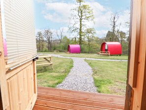 Cottage | Property grounds - Pod 5 (Saint Asaph)