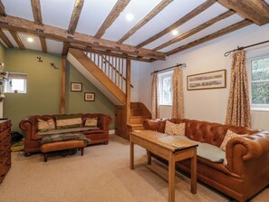 Fireplace - 2 Loxter Villas (Ledbury)