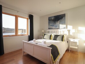 3 bilik tidur, dihias secara berasingan 