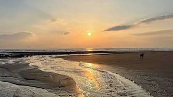 Una spiaggia nelle vicinanze