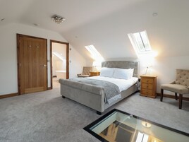 2 habitaciones, decoración personalizada y muebles diferentes 