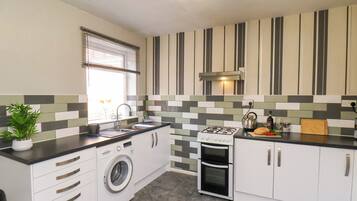 Dụng cụ nấu nướng/bát dĩa/dao nĩa