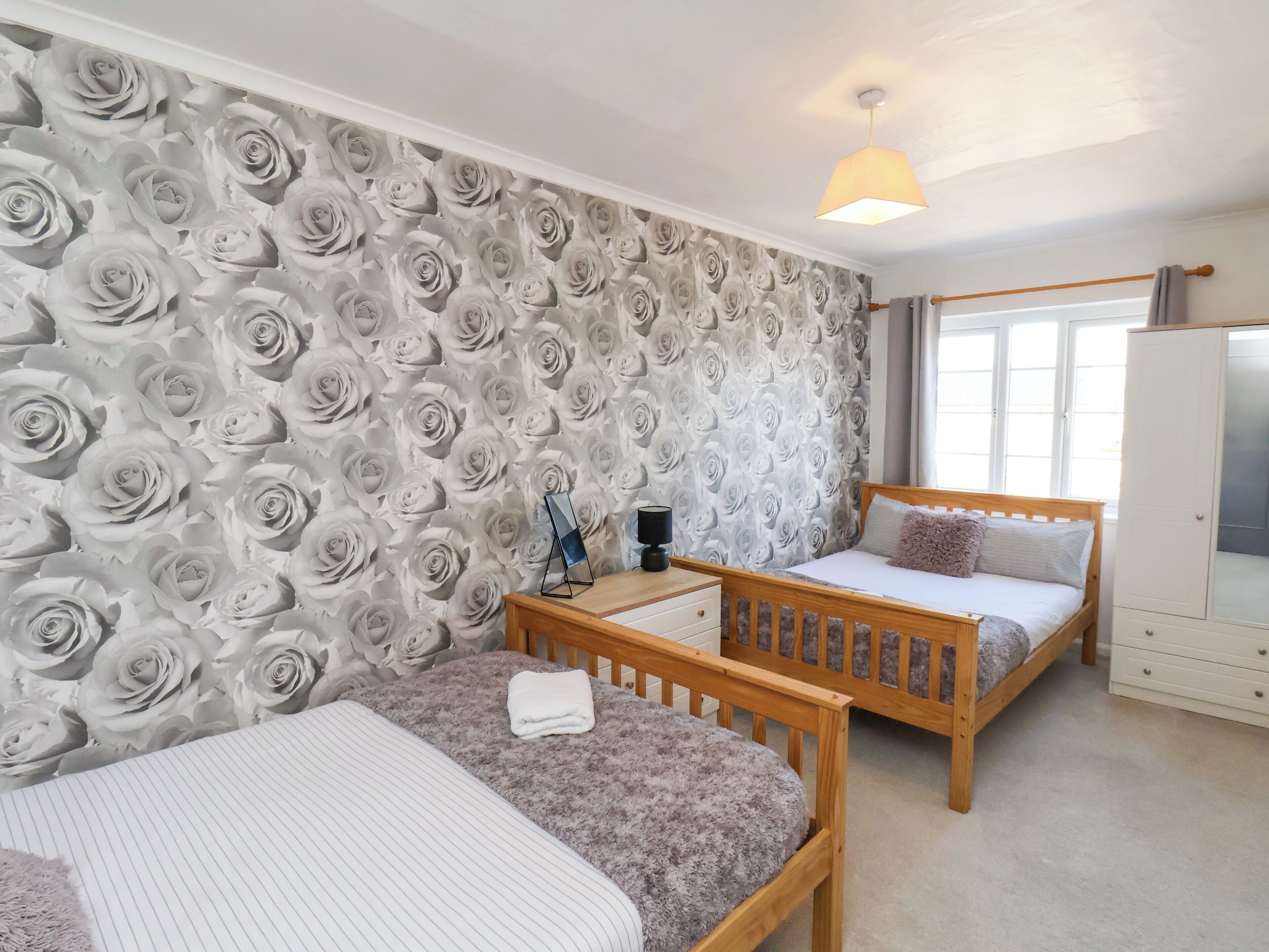 3 bedrooms, individually decorated, individually furnished, free WiFi