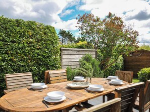 Cottage | Outdoor dining