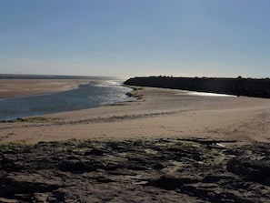 Beach nearby - Lazey Cottage (Millom)