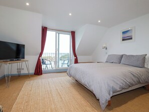 3 bedrooms, individually decorated, individually furnished, free WiFi - Catch the Wave (Newquay)