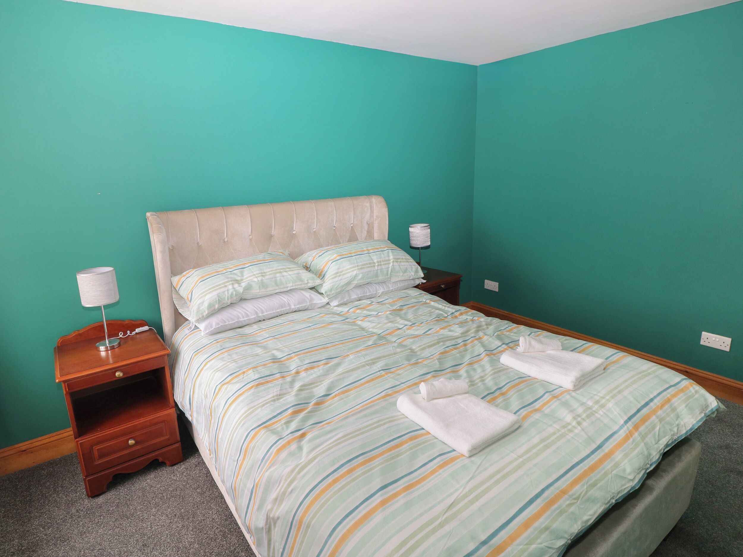 3 bedrooms, individually decorated, individually furnished, free WiFi