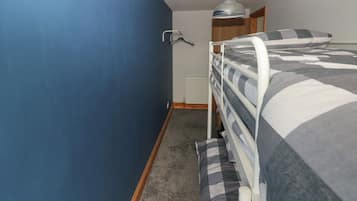3 habitaciones, decoración personalizada y muebles diferentes