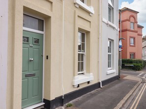 Exterior detail - 1 Sea Otter House (Teignmouth)