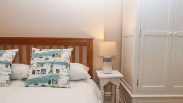 1 ๊ฐ์ ์นจ์ค, ๊ฐ๊ฐ ๋ค๋ฅธ ์คํ์ผ์ ์ธํ
๋ฆฌ์ด, ๊ฐ๊ฐ ๋ค๋ฅด๊ฒ ๊ฐ๊ตฌ ๋น์น, ๋ฌด๋ฃ WiFi