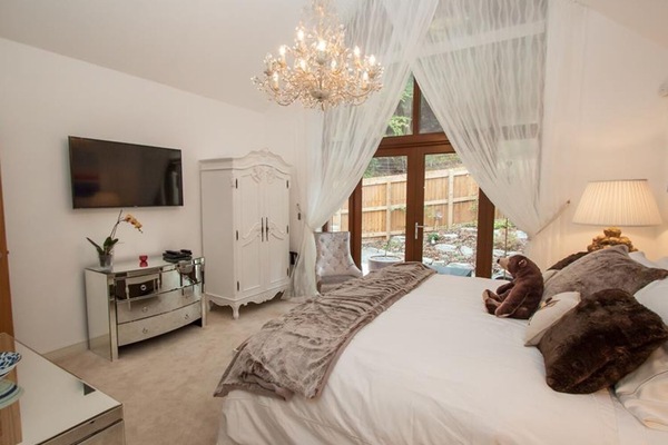 4 bedrooms, WiFi (free), individually decorated, individually furnished