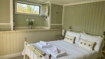 Cottage | 1 bedroom, individually decorated, individually furnished, free WiFi