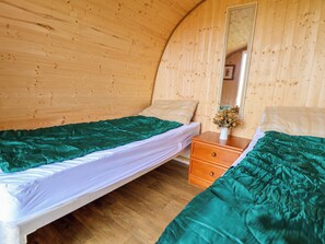 1 غرفة نوم وبديكورات فريدة لكل غرفة وطراز فريد لكل وحدة