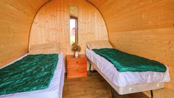 1 bedroom, individually decorated, individually furnished