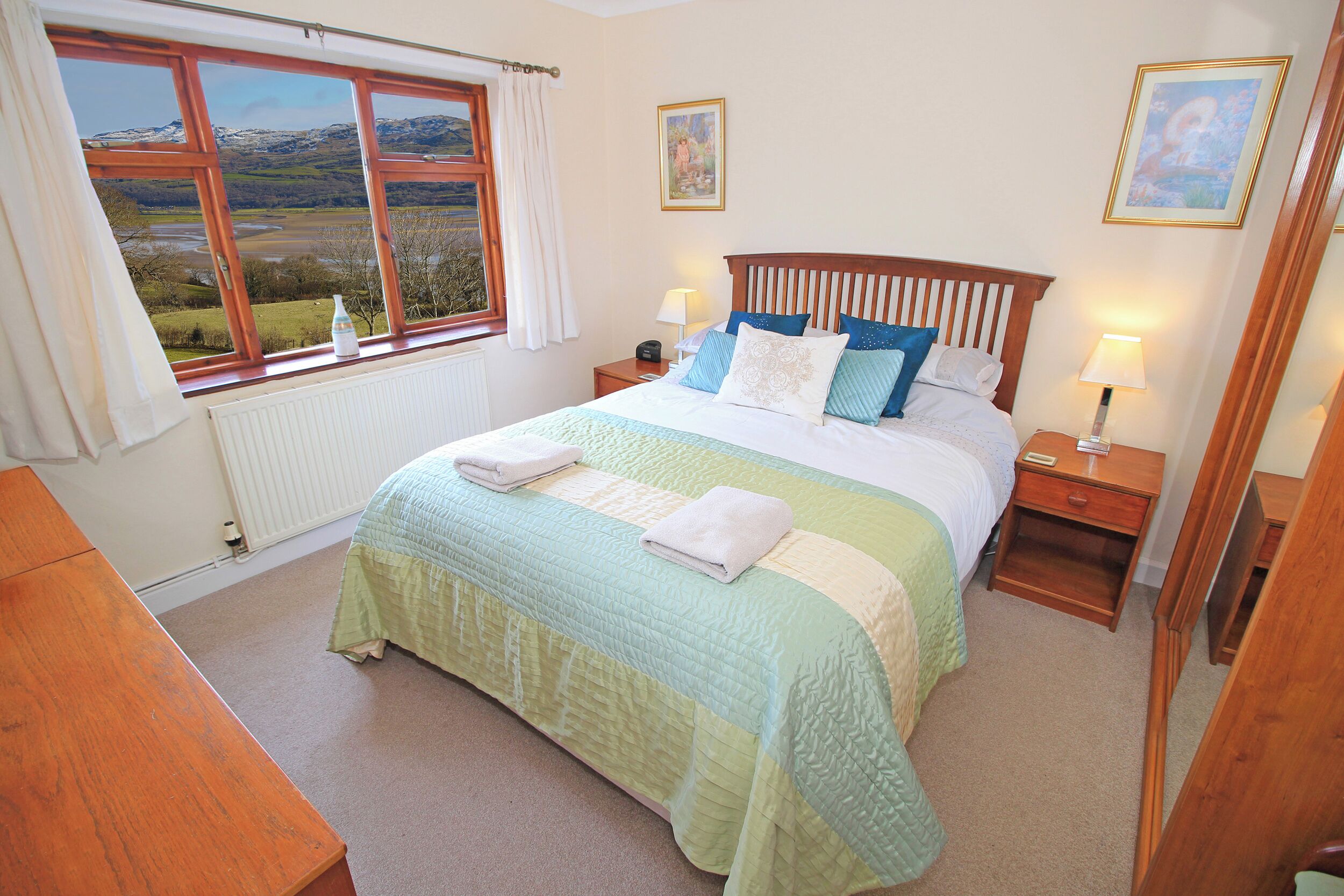 4 bedrooms, individually decorated, individually furnished, free WiFi