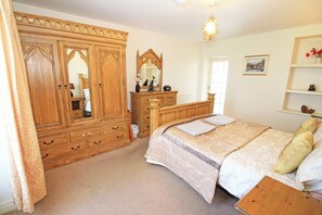2 bedrooms, individually decorated, individually furnished, free WiFi