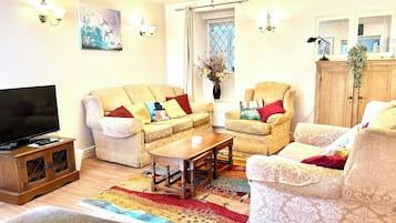 Cottage | Living area