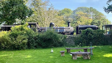 Cottage | Property grounds