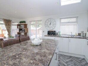 Lava-louças, talheres/pratos/utensílios de cozinha