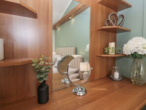 2 bedrooms, individually decorated, individually furnished, free WiFi - Swifts Reach Lodge (Windermere)