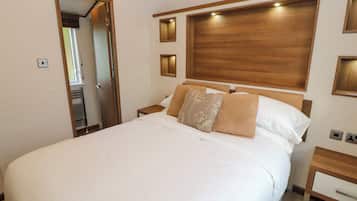2 bedrooms, individually decorated, individually furnished, free WiFi