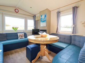 Living area - Little Trevorrick Caravan (Wadebridge)