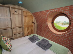 2 bedrooms, individually decorated, individually furnished, free WiFi