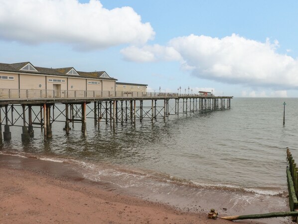 Beach nearby - Regents Deck (Teignmouth)