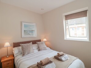 1 bedroom, individually decorated, individually furnished, free WiFi - Regents Deck (Teignmouth)