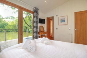 2 bedrooms, individually decorated, individually furnished, free WiFi