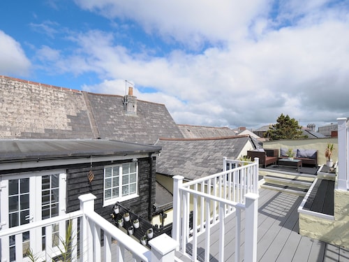 Stone's Throw Cottage