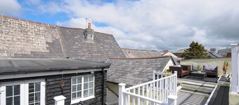 Stone's Throw Cottage