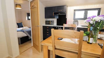 2 bedrooms, individually decorated, individually furnished, free WiFi
