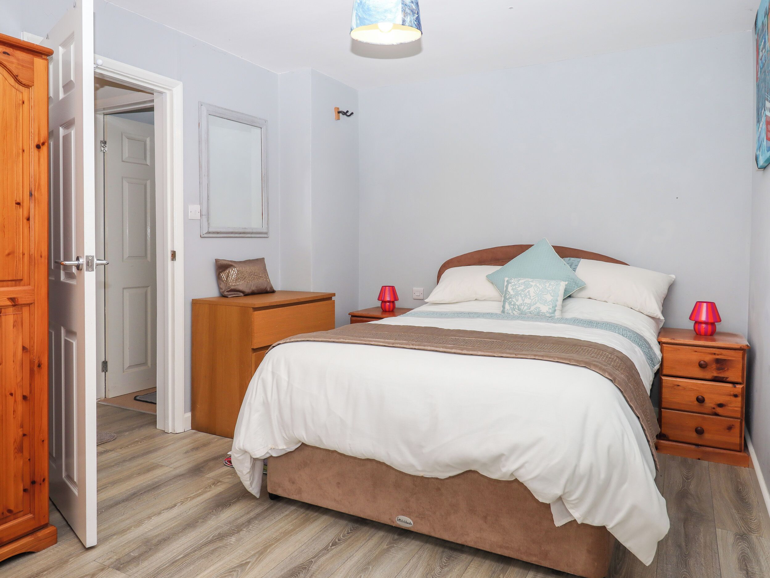 2 bedrooms, individually decorated, individually furnished, free WiFi