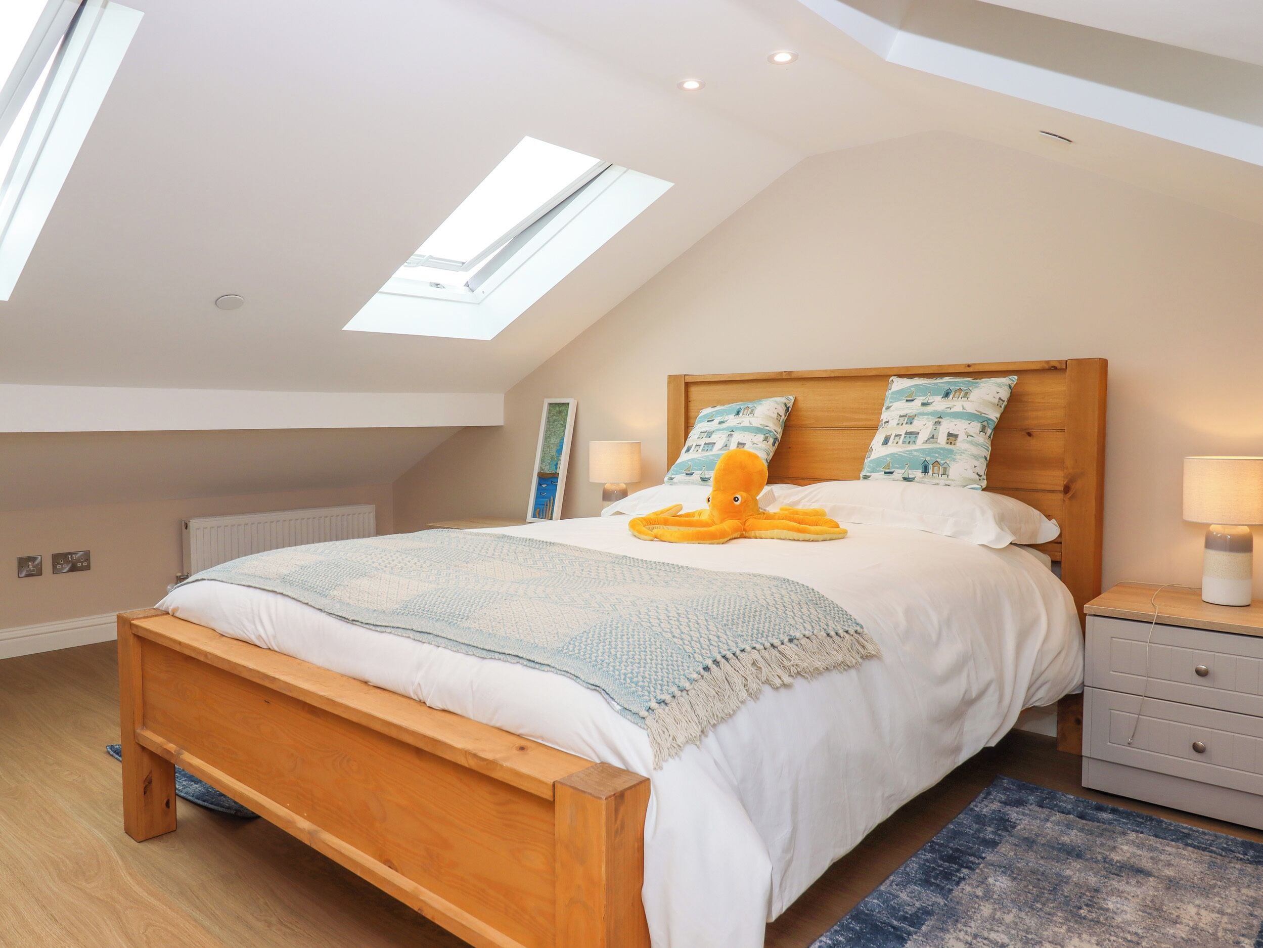 4 bedrooms, individually decorated, individually furnished, free WiFi
