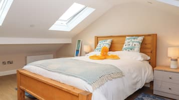 4 bedrooms, individually decorated, individually furnished, free WiFi