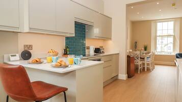 Fridge, dishwasher, electric kettle, toaster