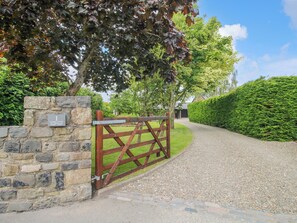 Property grounds - 1 Clarkes Lane (Oswestry)