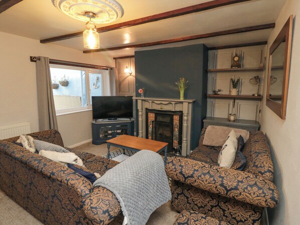 Living area - 3 Anchor Cottage (Whitby)
