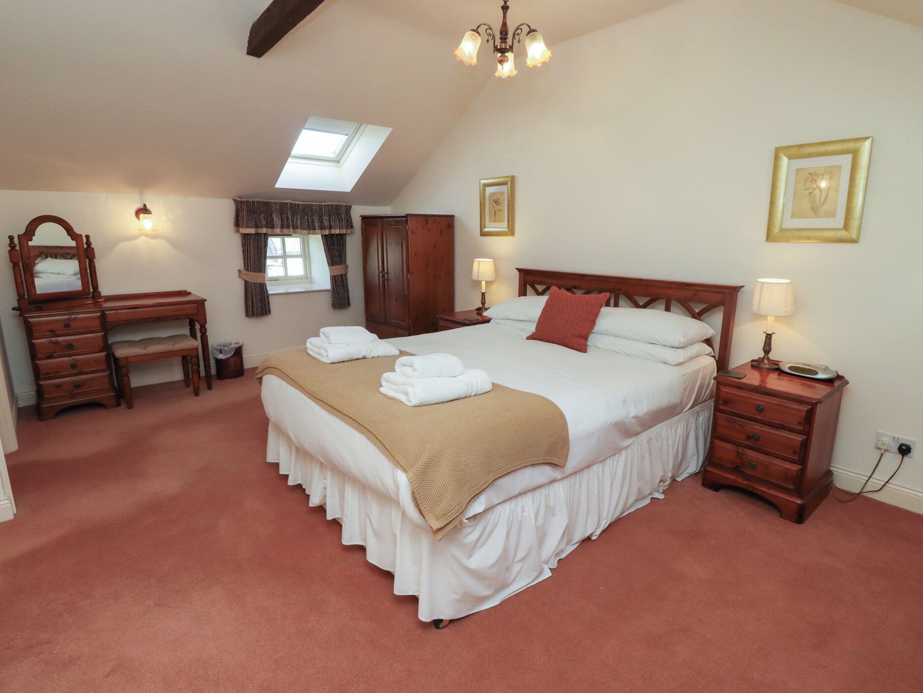 2 bedrooms, individually decorated, individually furnished, free WiFi