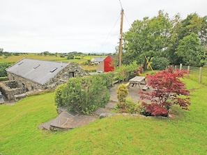 Outdoor dining - The Farmhouse (Llanbedr)