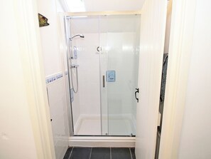 Shower - The Farmhouse (Llanbedr)
