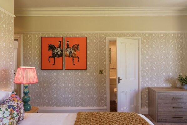 5 slaapkamers, individueel gedecoreerd, individueel gemeubileerd