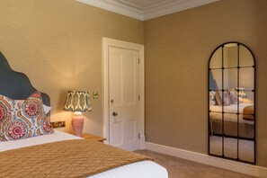 5 dormitoris, decoració individual i mobiliari individual 