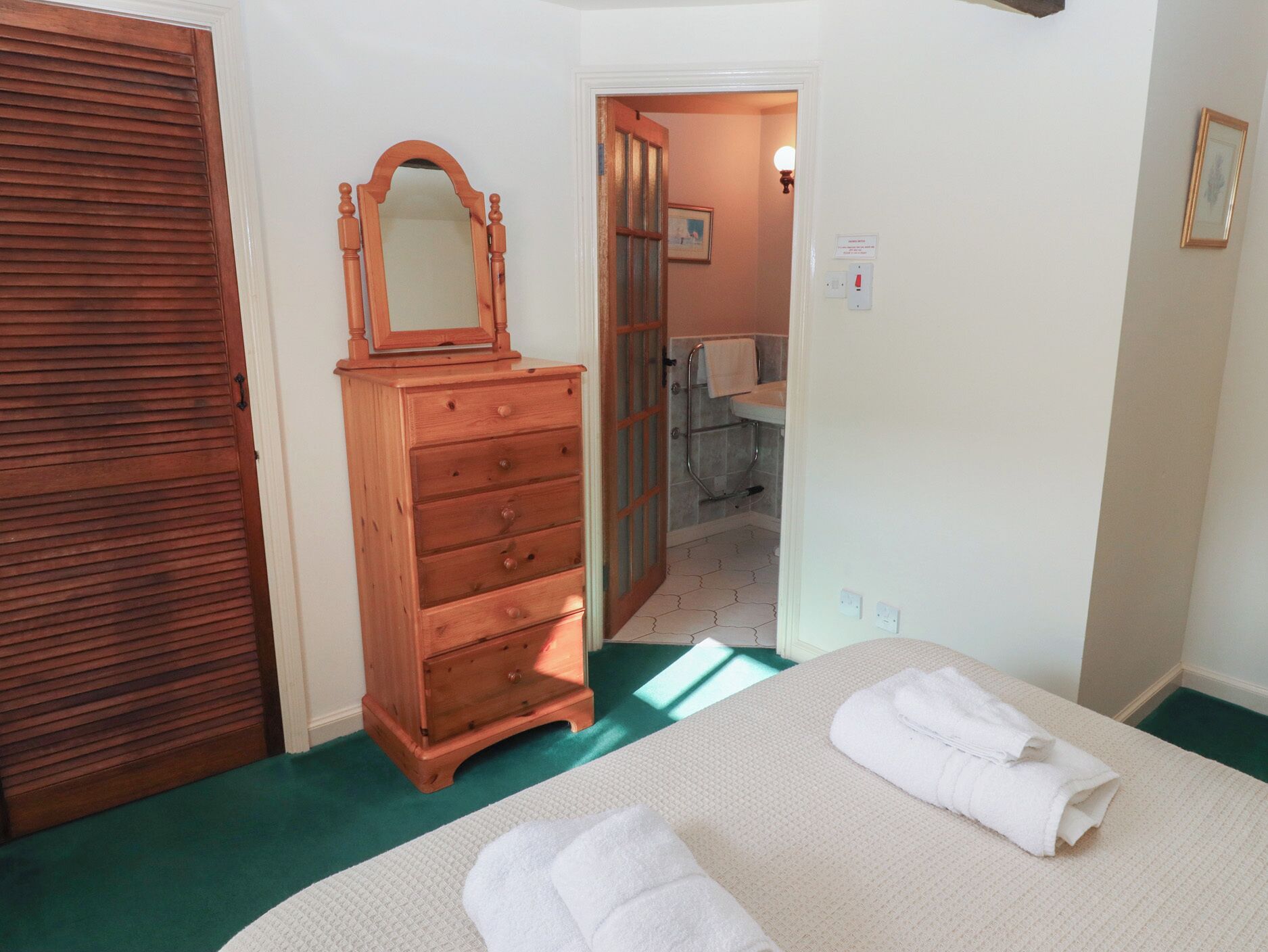 2 slaapkamers, individueel gedecoreerd, individueel gemeubileerd