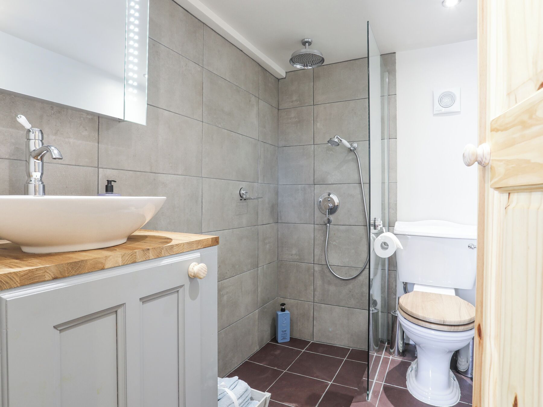 Cottage | Bathroom | Shower
