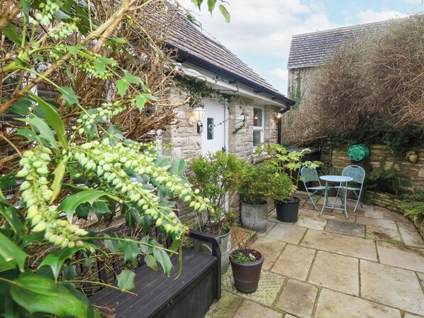 Terrace/patio - The Cottage (Swanage)