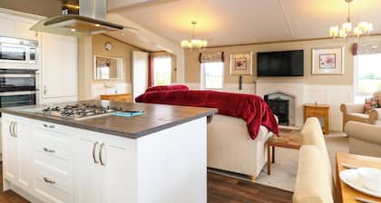 Lodge 26, Fishing Lakes