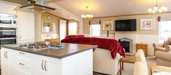 Lodge 26, Fishing Lakes