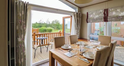 Lodge 26, Fishing Lakes